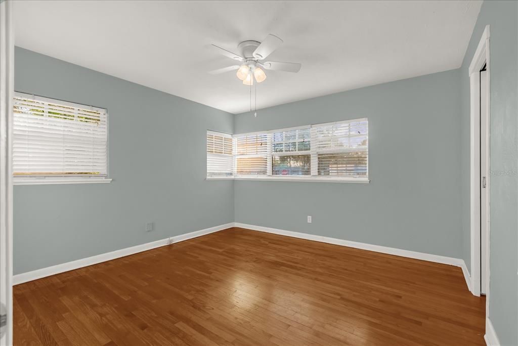 Active With Contract: $380,000 (3 beds, 2 baths, 1285 Square Feet)