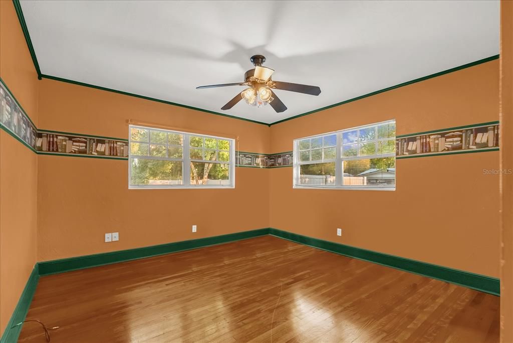 Active With Contract: $380,000 (3 beds, 2 baths, 1285 Square Feet)