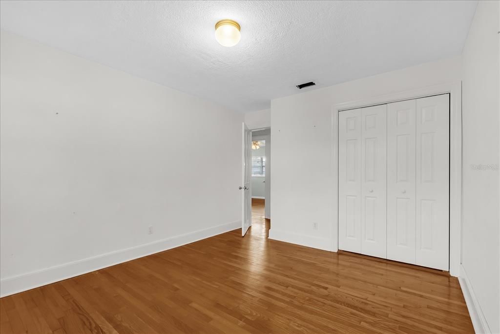 Active With Contract: $380,000 (3 beds, 2 baths, 1285 Square Feet)