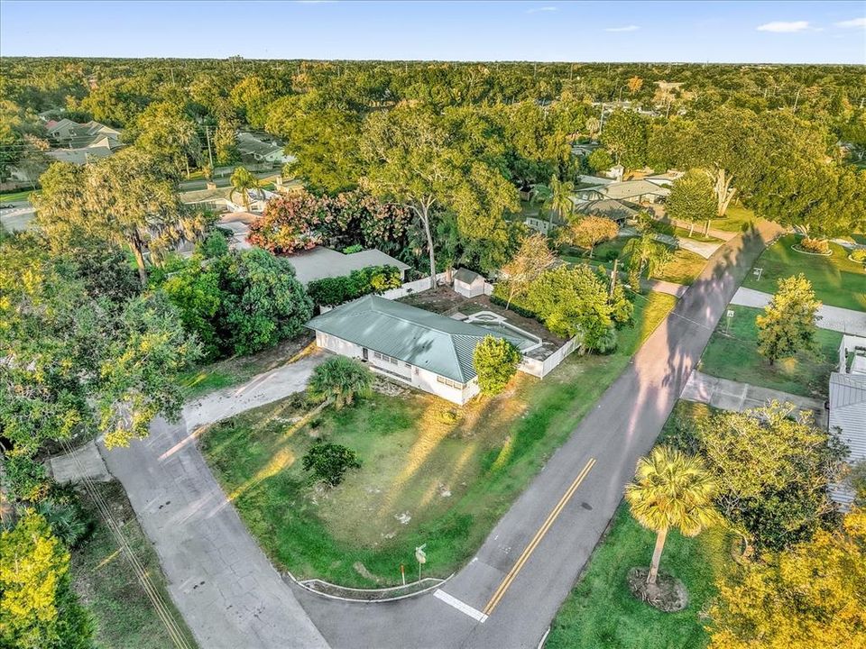 Active With Contract: $380,000 (3 beds, 2 baths, 1285 Square Feet)