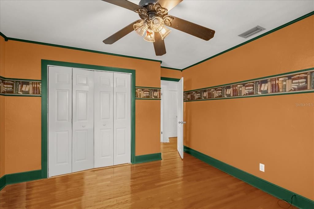 Active With Contract: $380,000 (3 beds, 2 baths, 1285 Square Feet)