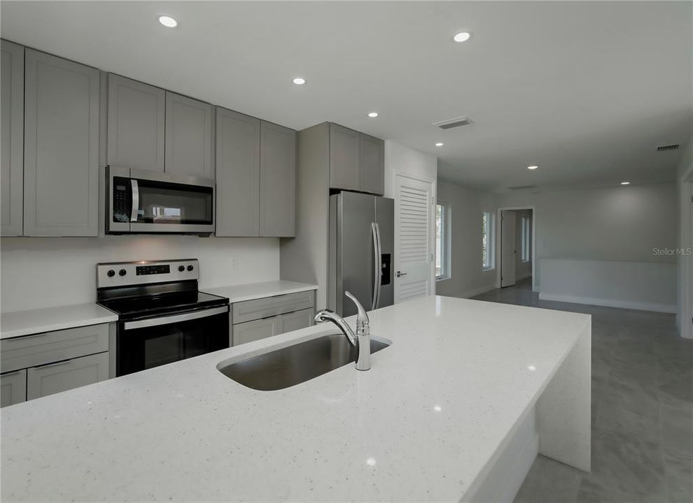 For Rent: $3,100 (4 beds, 3 baths, 1758 Square Feet)