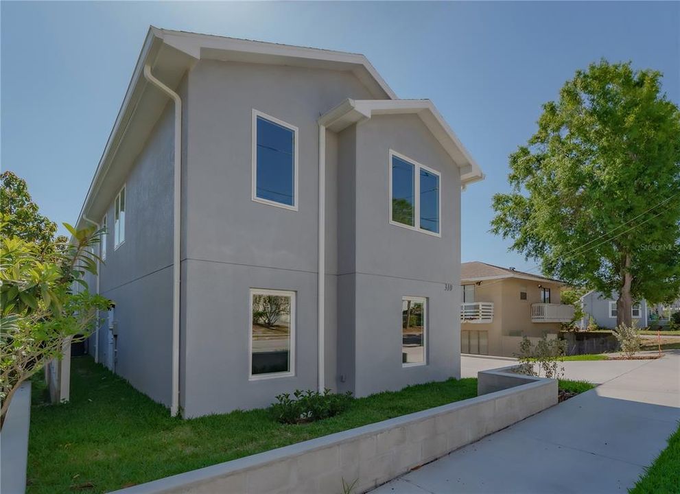 For Rent: $3,100 (4 beds, 3 baths, 1758 Square Feet)