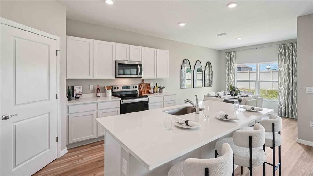 For Sale: $362,070 (4 beds, 3 baths, 1956 Square Feet)