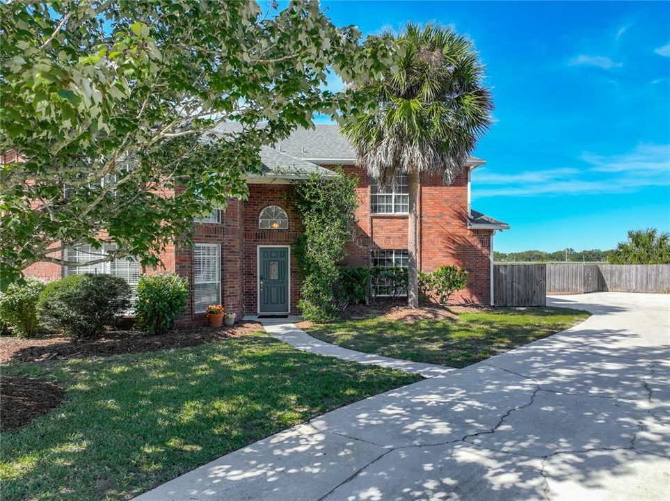 For Sale: $585,000 (4 beds, 2 baths, 2423 Square Feet)