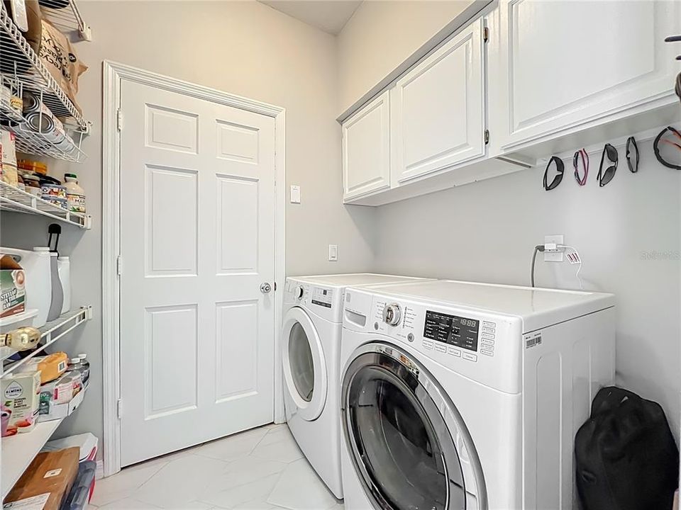 For Sale: $585,000 (4 beds, 2 baths, 2423 Square Feet)