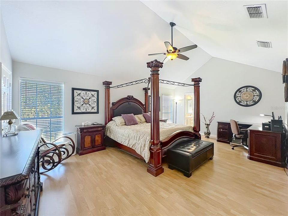 For Sale: $585,000 (4 beds, 2 baths, 2423 Square Feet)