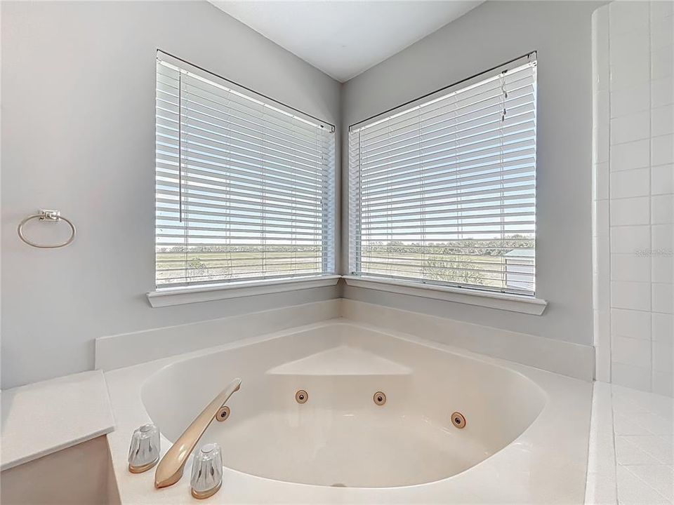 For Sale: $585,000 (4 beds, 2 baths, 2423 Square Feet)