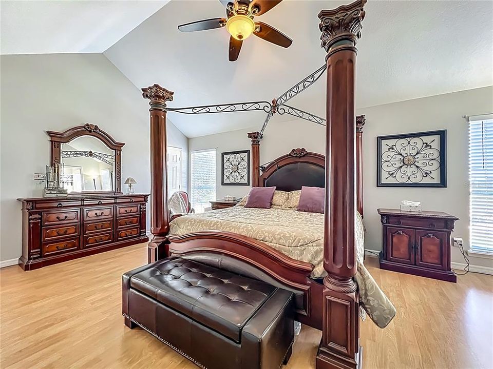 For Sale: $585,000 (4 beds, 2 baths, 2423 Square Feet)