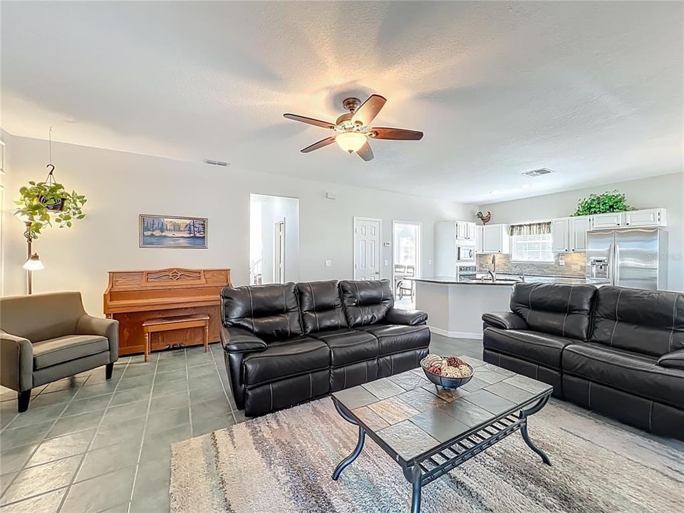 For Sale: $585,000 (4 beds, 2 baths, 2423 Square Feet)