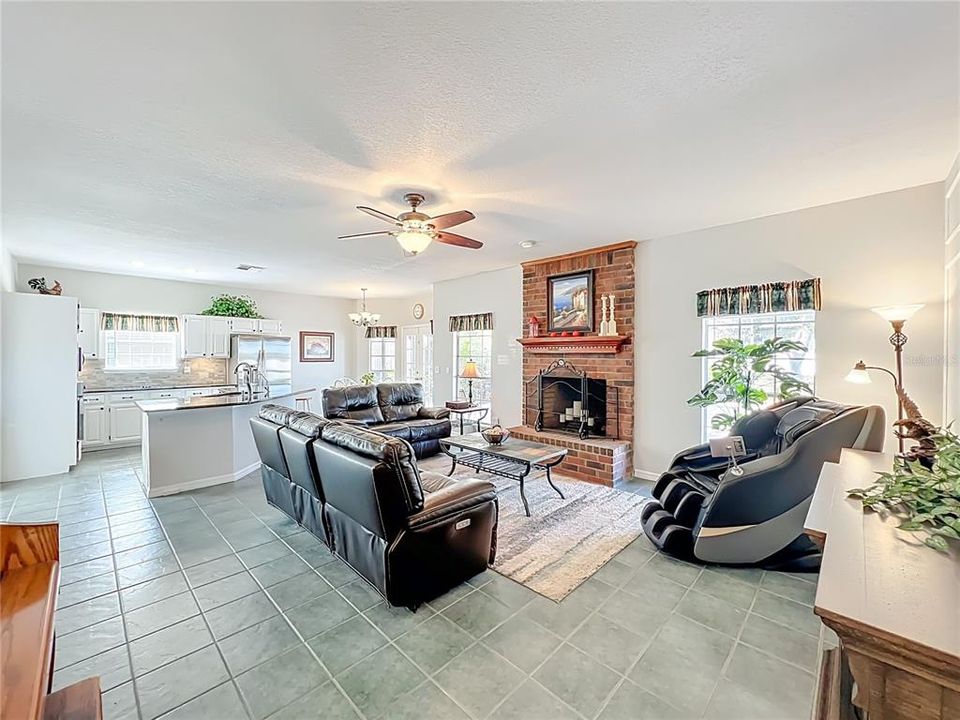 For Sale: $585,000 (4 beds, 2 baths, 2423 Square Feet)