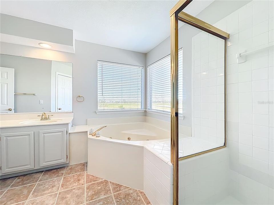 For Sale: $585,000 (4 beds, 2 baths, 2423 Square Feet)