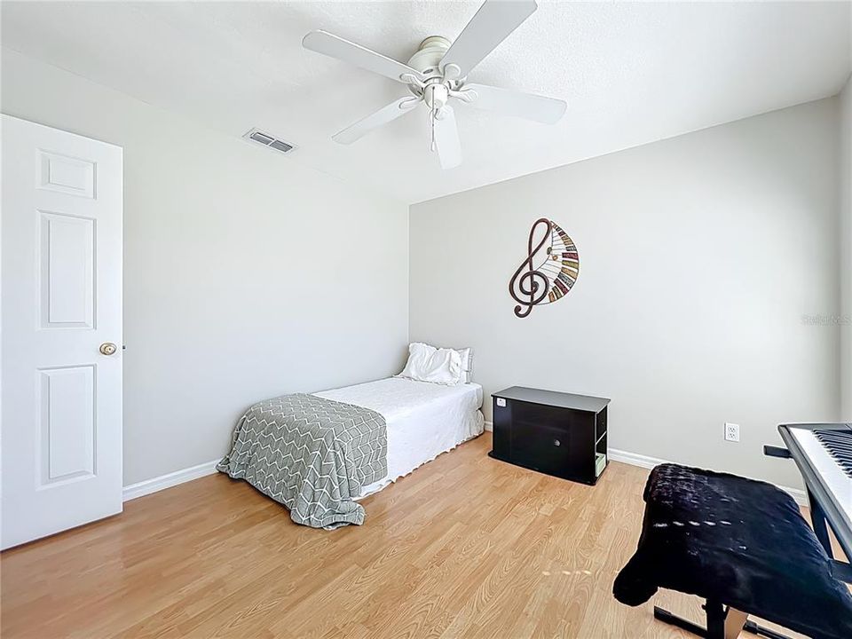 For Sale: $585,000 (4 beds, 2 baths, 2423 Square Feet)