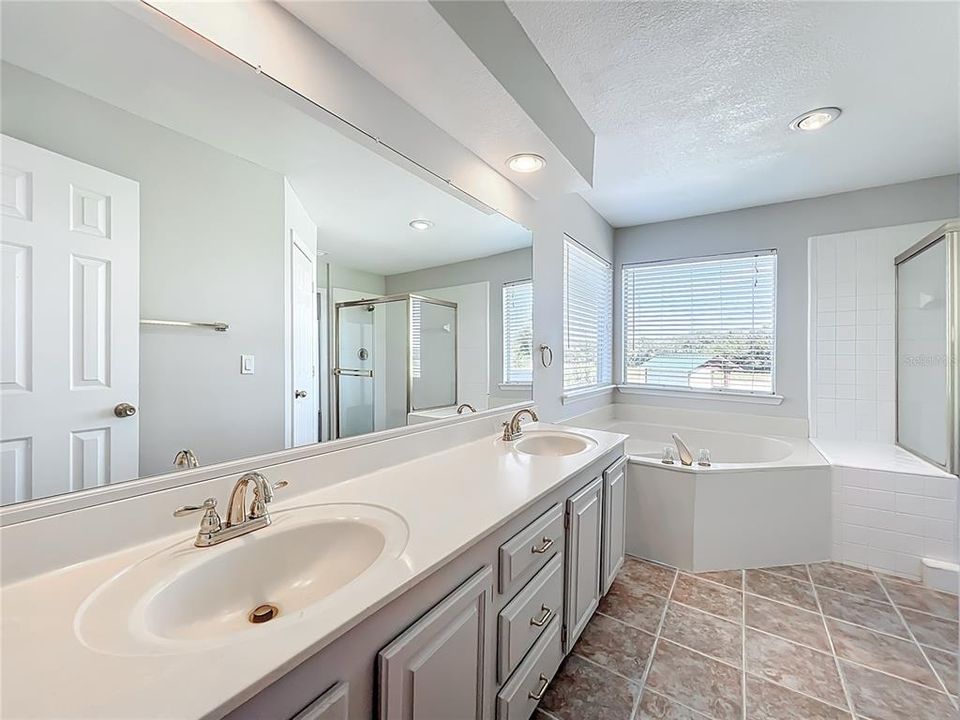 For Sale: $585,000 (4 beds, 2 baths, 2423 Square Feet)