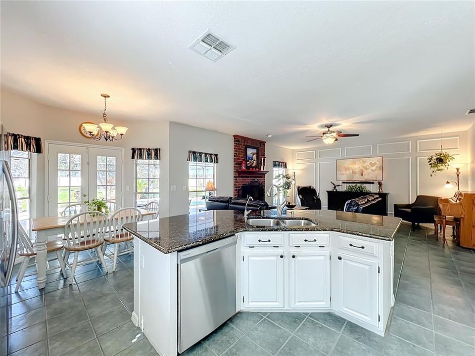 For Sale: $585,000 (4 beds, 2 baths, 2423 Square Feet)