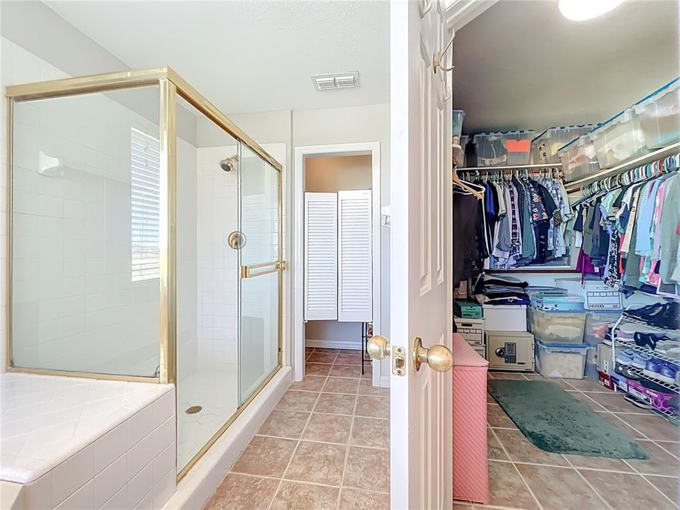 For Sale: $585,000 (4 beds, 2 baths, 2423 Square Feet)