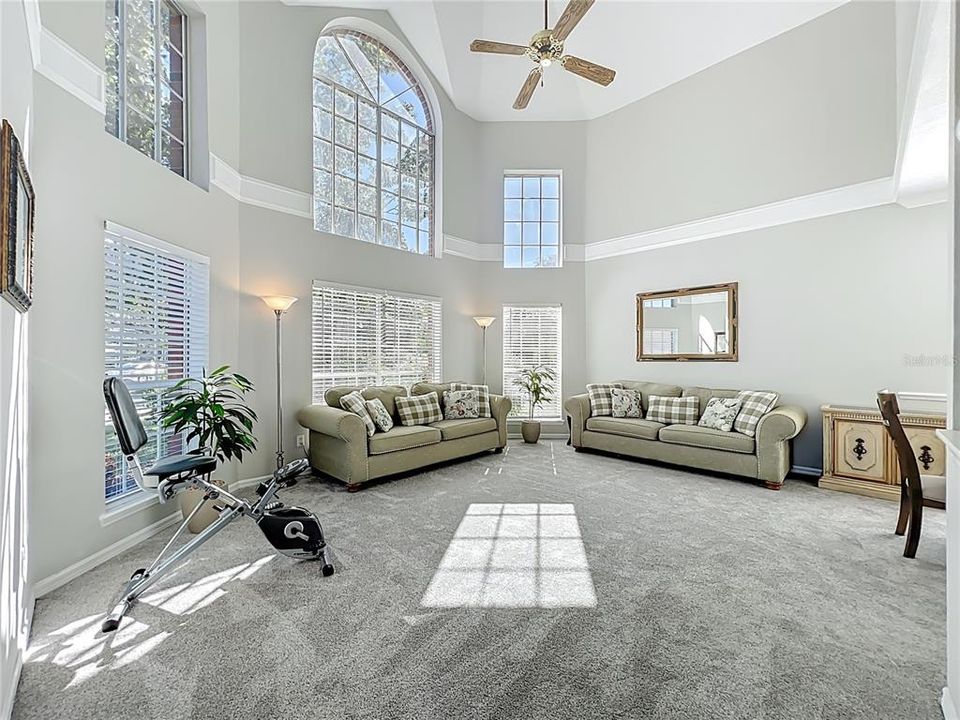 For Sale: $585,000 (4 beds, 2 baths, 2423 Square Feet)