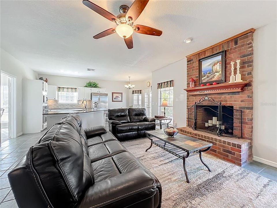 For Sale: $585,000 (4 beds, 2 baths, 2423 Square Feet)