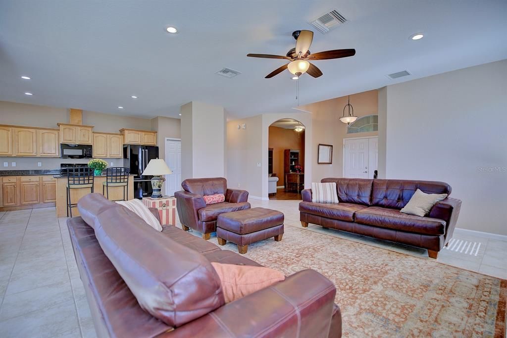 For Sale: $369,900 (3 beds, 2 baths, 2221 Square Feet)