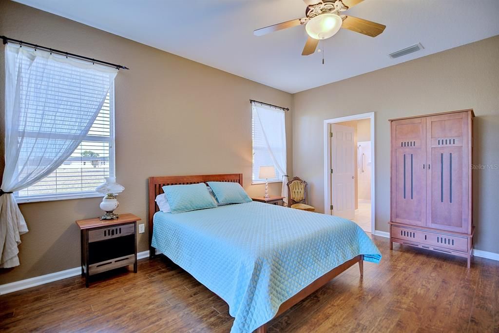 For Sale: $369,900 (3 beds, 2 baths, 2221 Square Feet)