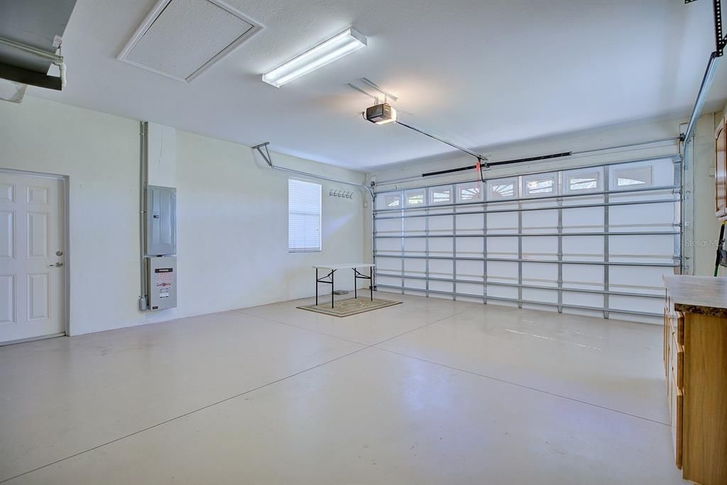 For Sale: $369,900 (3 beds, 2 baths, 2221 Square Feet)