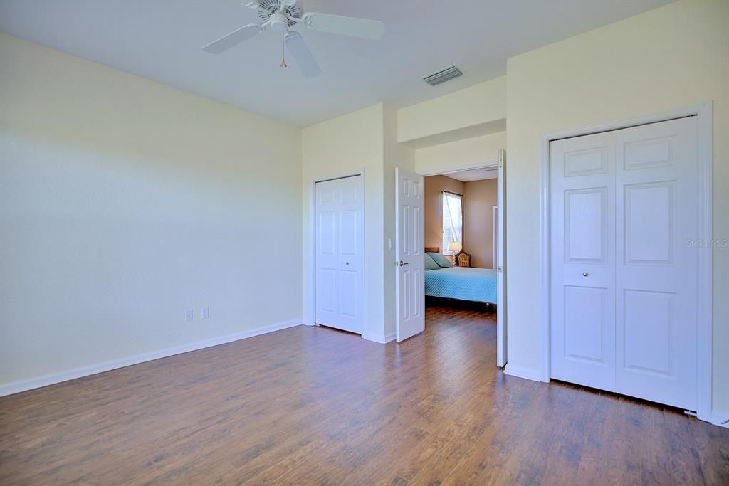 For Sale: $369,900 (3 beds, 2 baths, 2221 Square Feet)