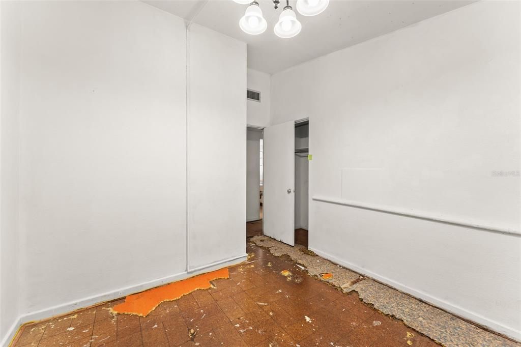 Active With Contract: $499,000 (3 beds, 2 baths, 1125 Square Feet)