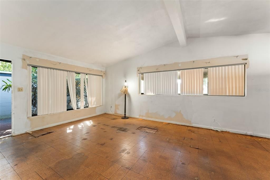 Active With Contract: $499,000 (3 beds, 2 baths, 1125 Square Feet)