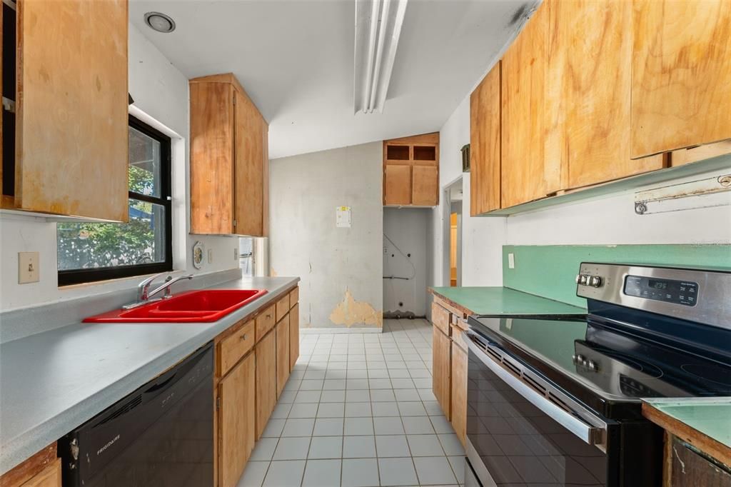 Active With Contract: $499,000 (3 beds, 2 baths, 1125 Square Feet)