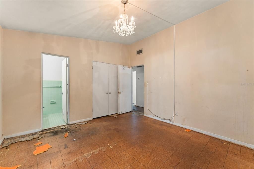 Active With Contract: $499,000 (3 beds, 2 baths, 1125 Square Feet)