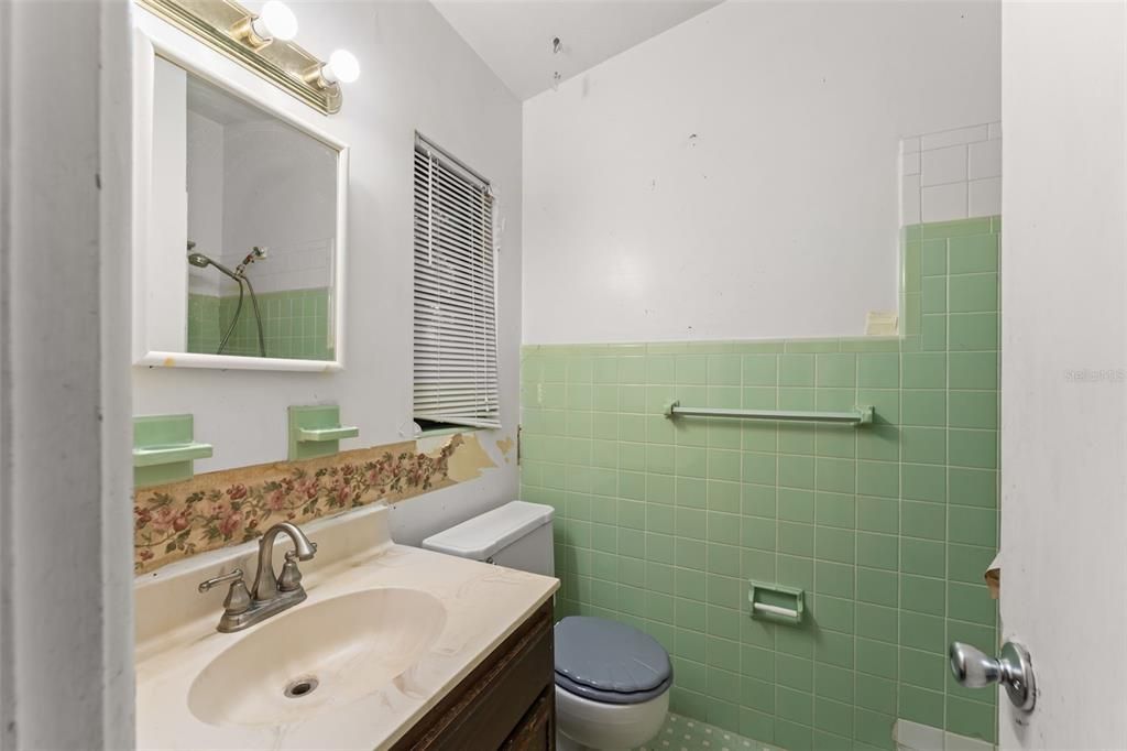 Active With Contract: $499,000 (3 beds, 2 baths, 1125 Square Feet)