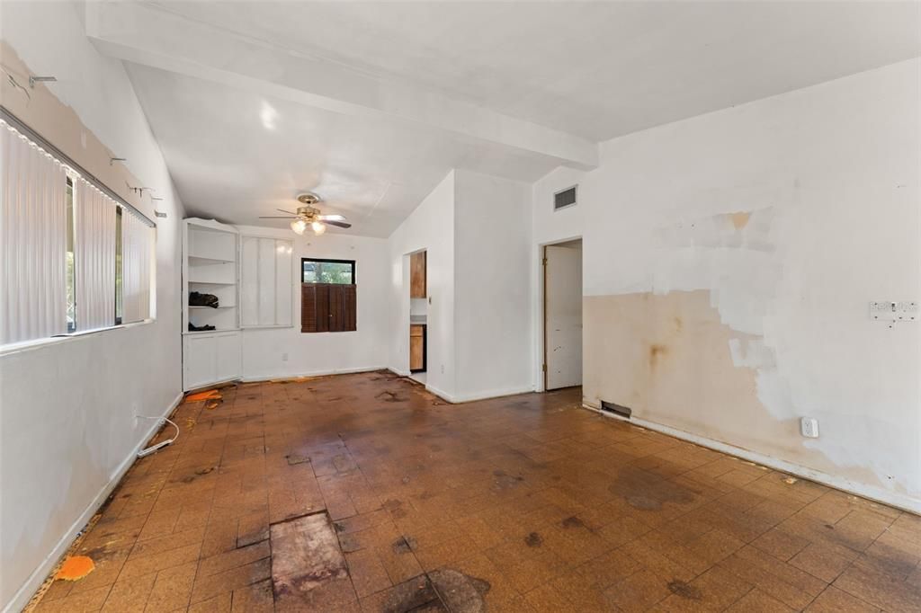 Active With Contract: $499,000 (3 beds, 2 baths, 1125 Square Feet)