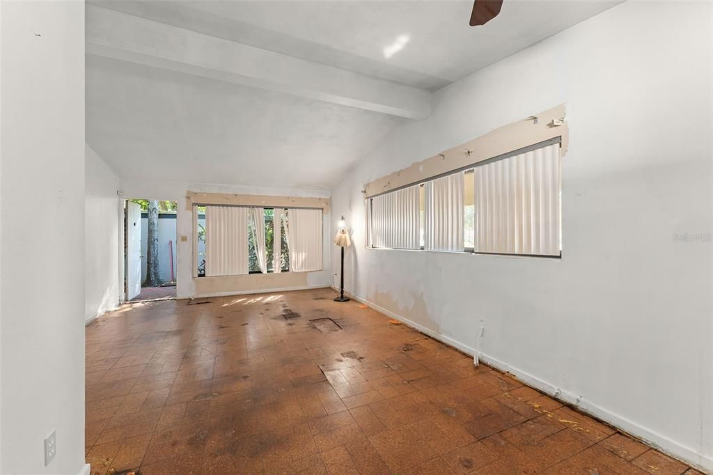 Active With Contract: $499,000 (3 beds, 2 baths, 1125 Square Feet)