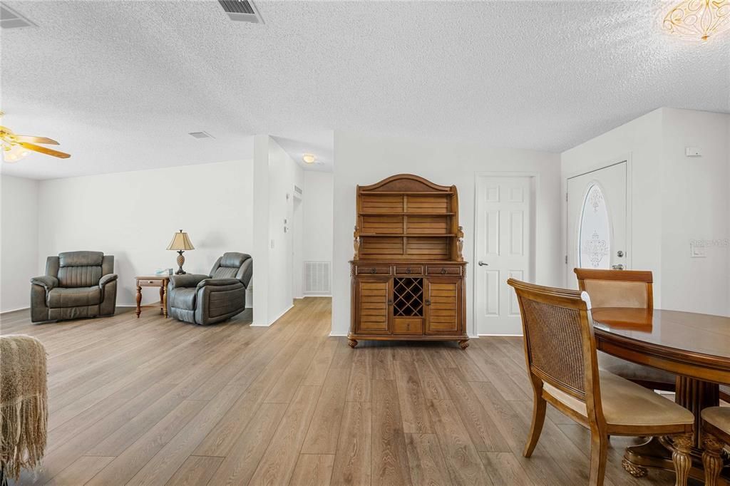 En Venta: $235,000 (3 camas, 2 baños, 1488 Pies cuadrados)