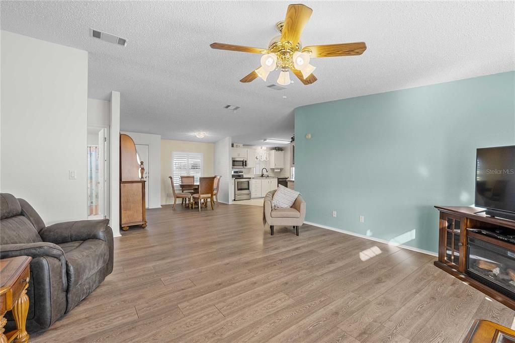 En Venta: $235,000 (3 camas, 2 baños, 1488 Pies cuadrados)