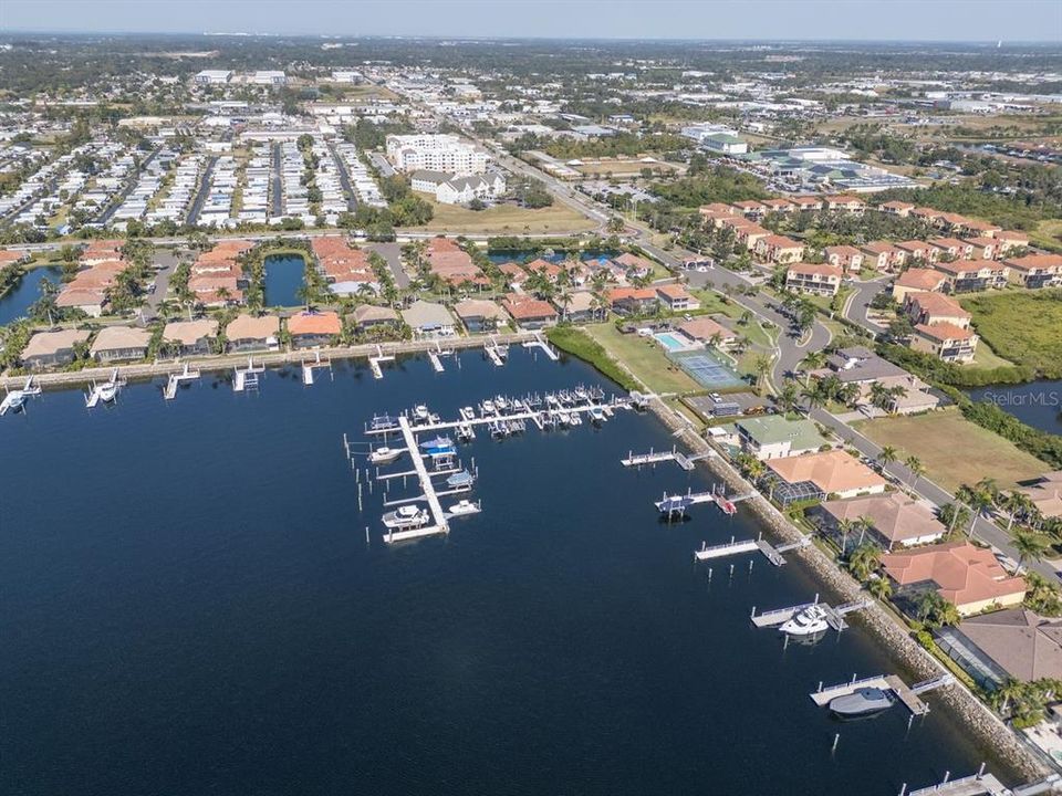 待售: $474,000 (4 贝兹, 4 浴室, 2848 平方英尺)