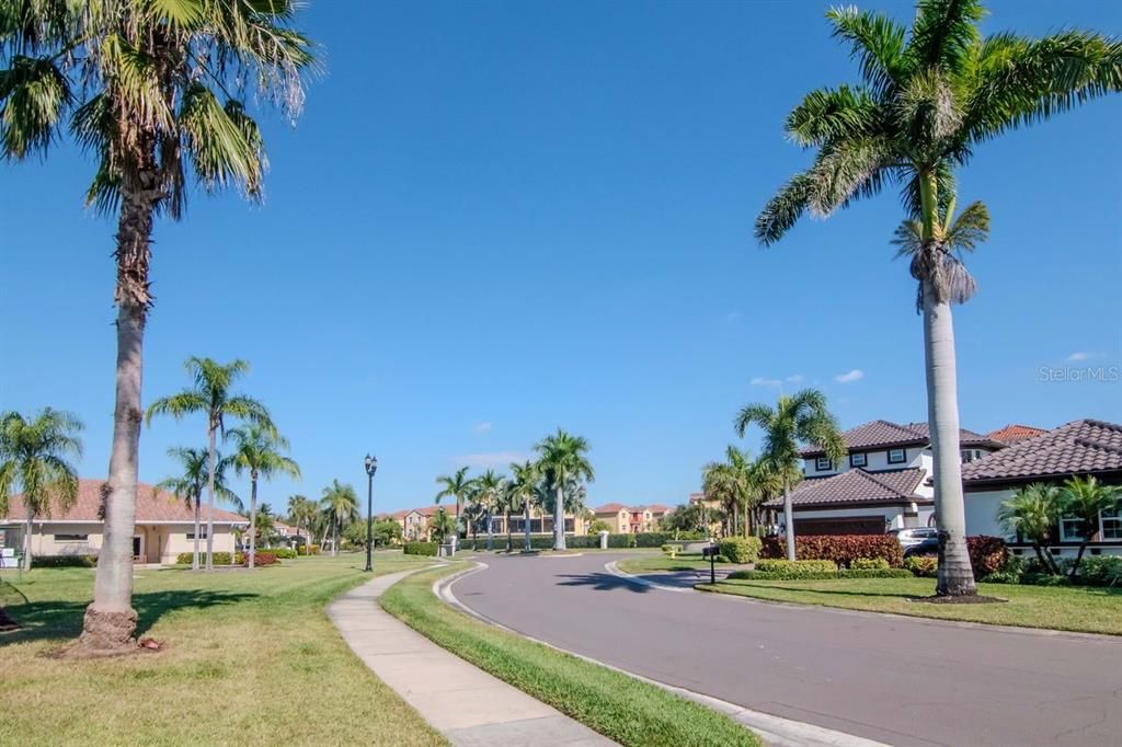 For Sale: $464,000 (4 beds, 4 baths, 2848 Square Feet)