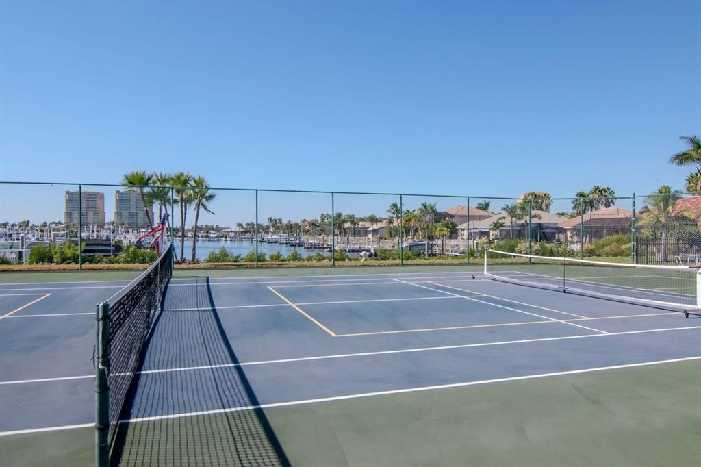 待售: $474,000 (4 贝兹, 4 浴室, 2848 平方英尺)