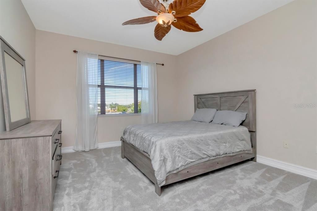 待售: $474,000 (4 贝兹, 4 浴室, 2848 平方英尺)