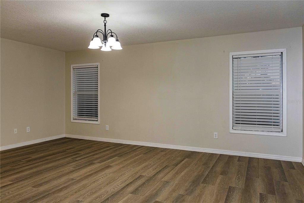 На продажу: $355,000 (3 спален, 2 ванн, 1834 Квадратных фут)