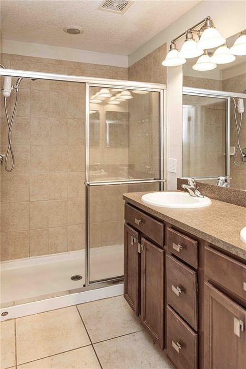 На продажу: $355,000 (3 спален, 2 ванн, 1834 Квадратных фут)