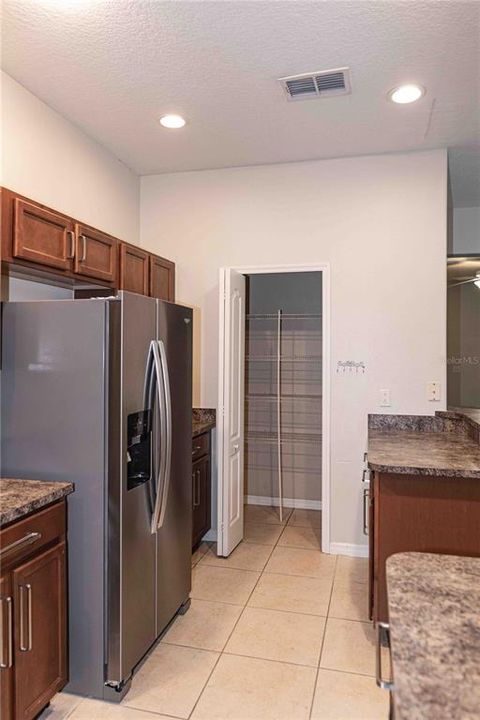 На продажу: $355,000 (3 спален, 2 ванн, 1834 Квадратных фут)