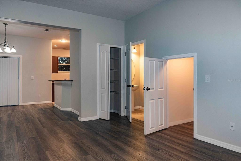 На продажу: $355,000 (3 спален, 2 ванн, 1834 Квадратных фут)