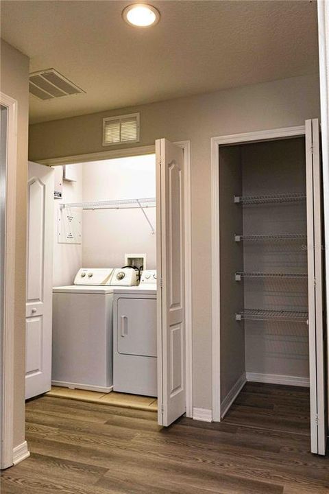 На продажу: $355,000 (3 спален, 2 ванн, 1834 Квадратных фут)