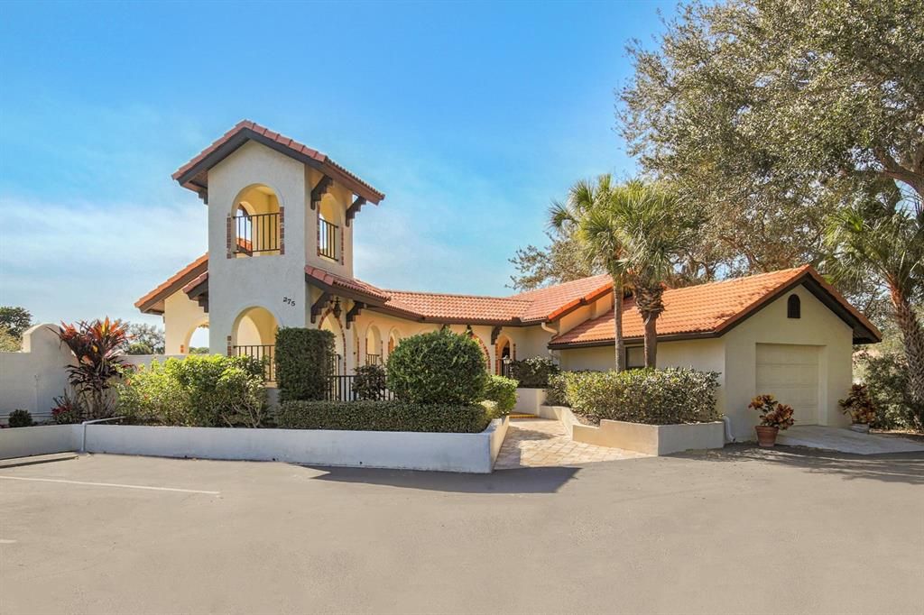 For Sale: $415,000 (2 beds, 2 baths, 1423 Square Feet)