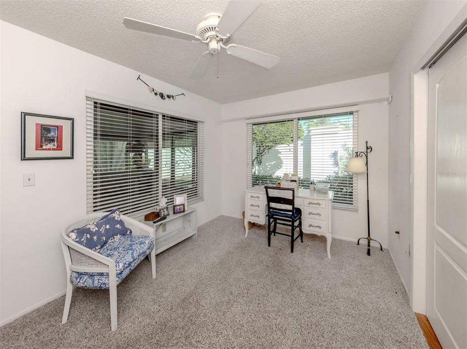 For Sale: $415,000 (2 beds, 2 baths, 1423 Square Feet)