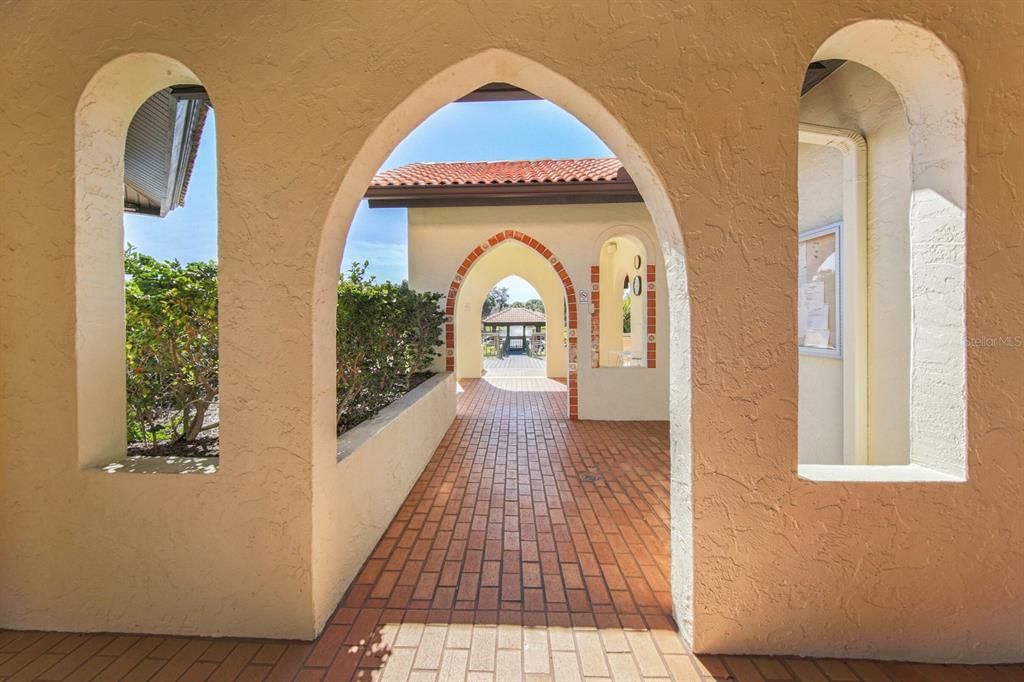 For Sale: $415,000 (2 beds, 2 baths, 1423 Square Feet)