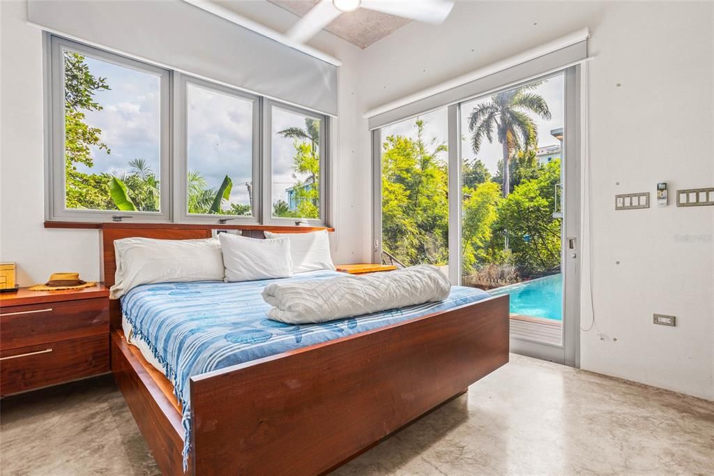 На продажу: $1,890,000 (4 спален, 3 ванн, 2000 Квадратных фут)