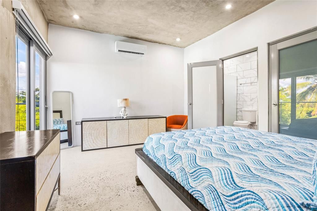 На продажу: $1,890,000 (4 спален, 3 ванн, 2000 Квадратных фут)