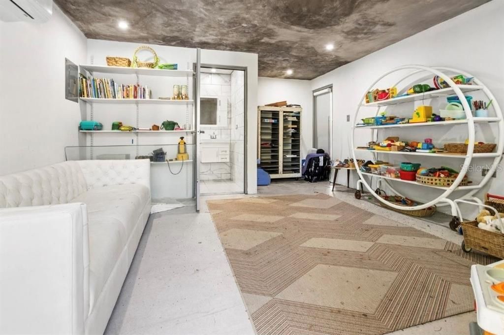 На продажу: $1,890,000 (4 спален, 3 ванн, 2000 Квадратных фут)